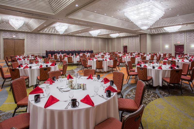 Crowne Plaza Columbus North - By Ihg Worthington